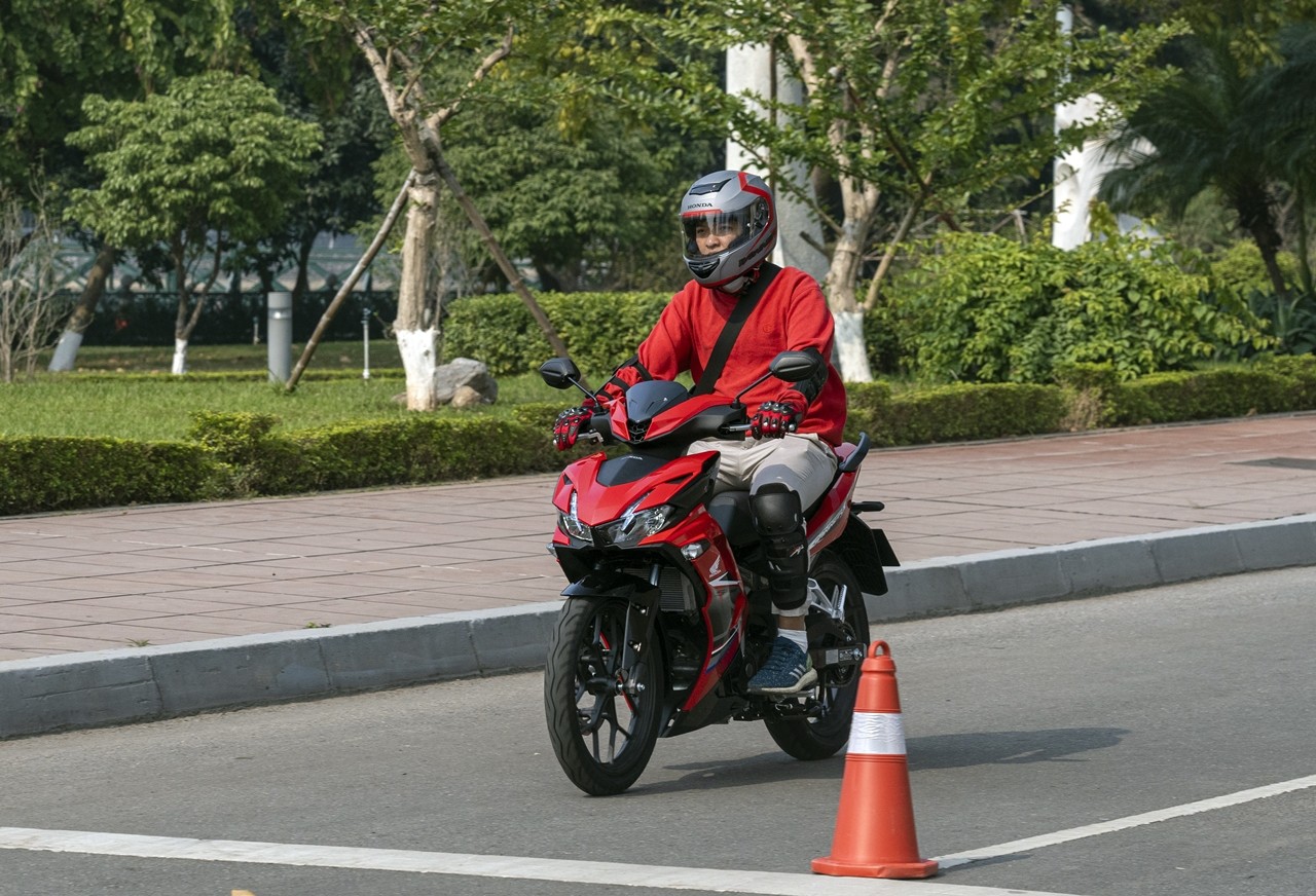 Honda Winner X giảm giá, bất chấp các mẫu xe ga tăng giá chóng mặt