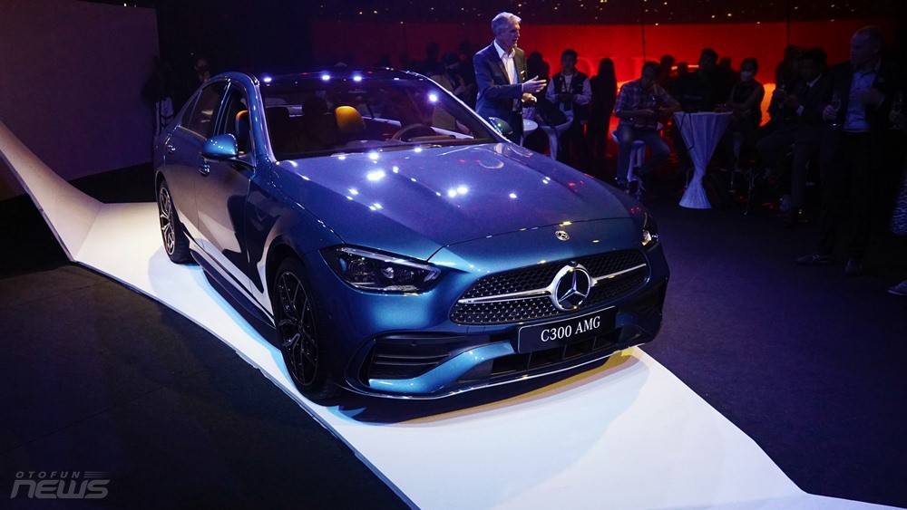 Giá lăn bánh Mercedes-Benz C-Class 2022