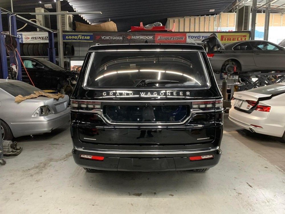 Jeep Grand Wagoneer 2022 âm thầm có mặt tại Việt Nam Jeep Grand Wagoneer 2022 âm thầm có mặt tại Việt Nam