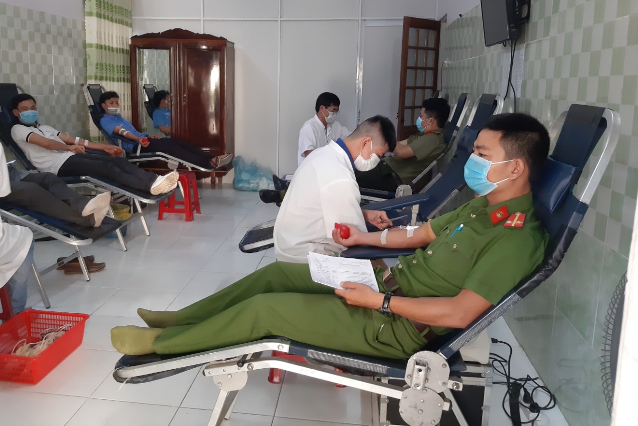 Thừa Thiên Huế: Hàng trăm đoàn viên đăng ký hiến máu giữa mùa dịch