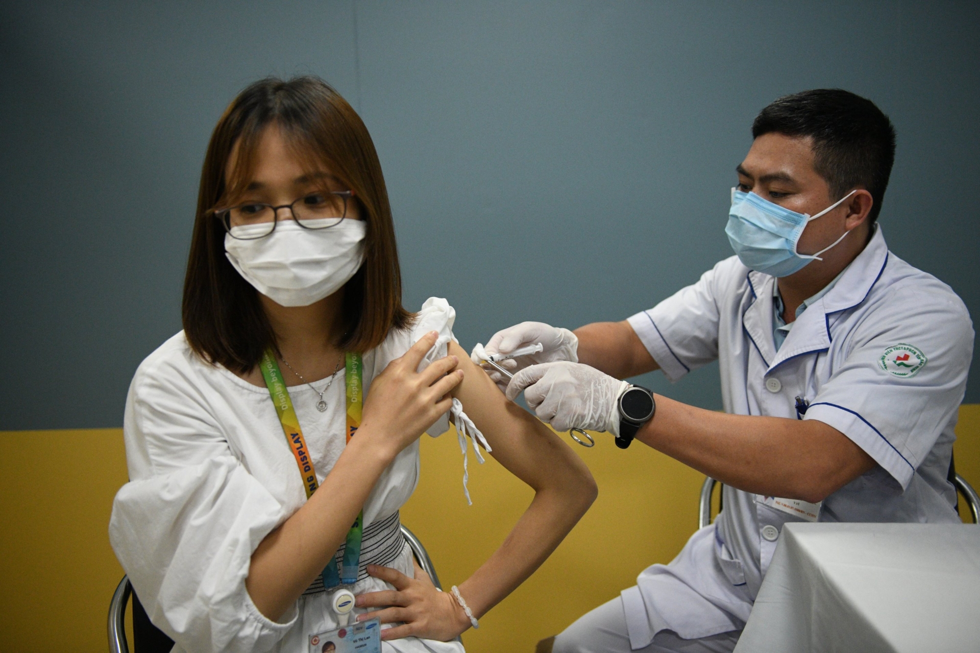 Dấu hiệu cho thấy bạn gặp nguy hiểm sau khi tiêm vaccine Covid-19