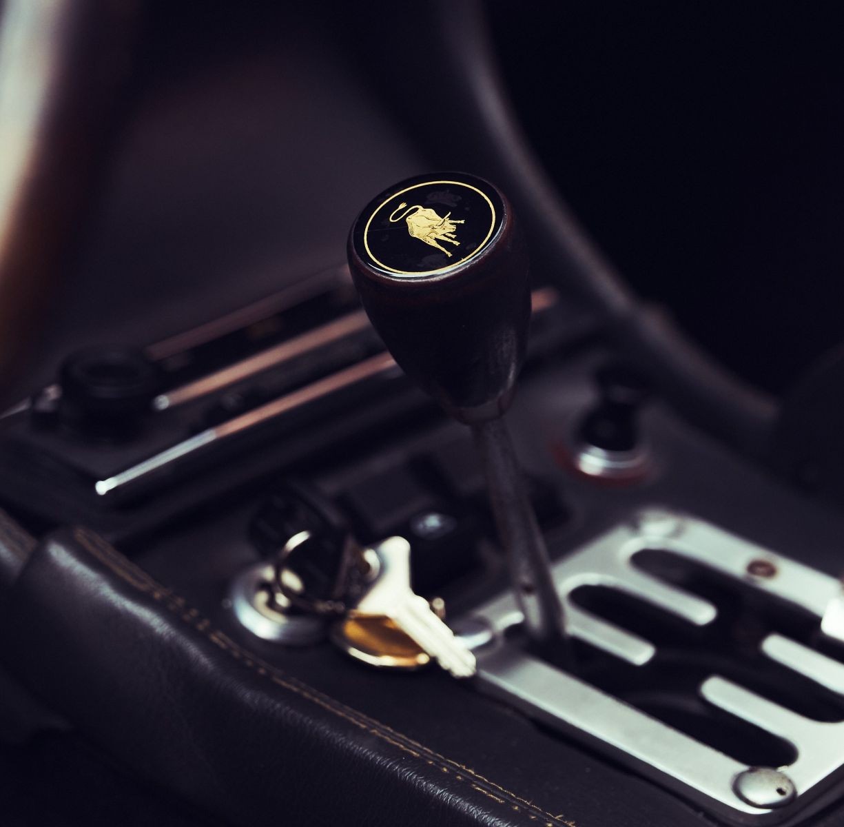 Lamborghini Miura siêu xe đầu tiên sử dụng động cơ V12 đặt giữa Lamborghini Miura siêu xe đầu tiên sử dụng động cơ V12 đặt giữa