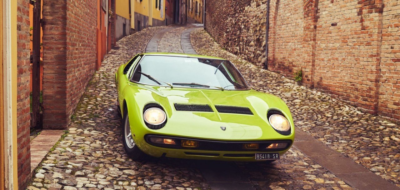 Lamborghini Miura siêu xe đầu tiên sử dụng động cơ V12 đặt giữa Lamborghini Miura siêu xe đầu tiên sử dụng động cơ V12 đặt giữa