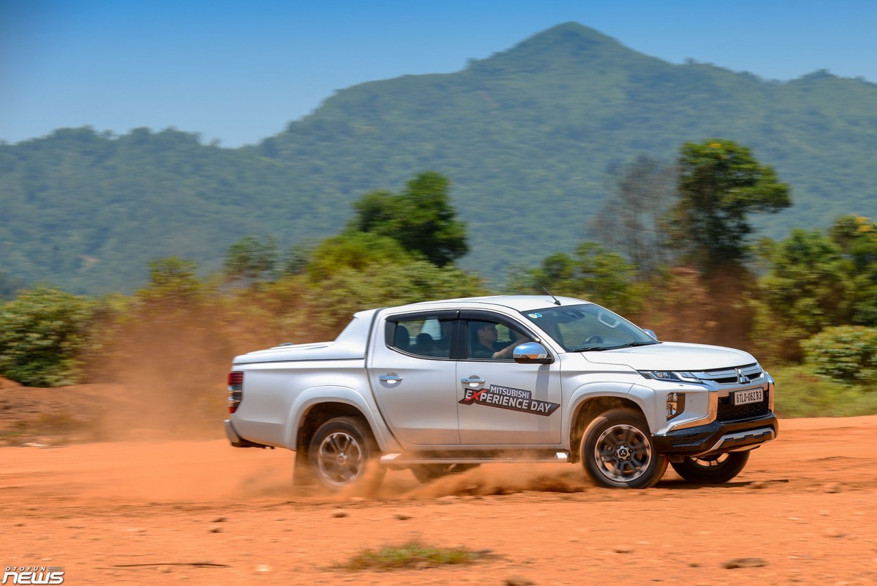 Tăng doanh số, Mitsubishi Triton quyết bám đuổi Ford Ranger