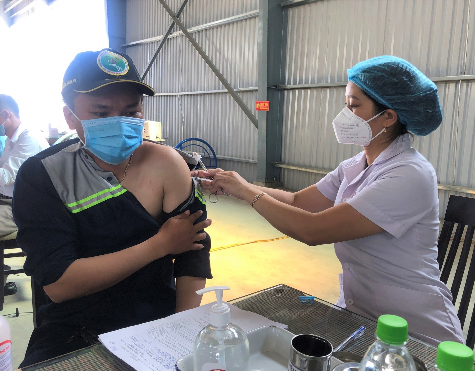 Tăng cường phòng, chống dịch sau khi xuất hiện ca mắc Covid-19 trong khu công nghiệp Tăng cường phòng, chống dịch sau khi xuất hiện ca mắc Covid-19 trong khu công nghiệp