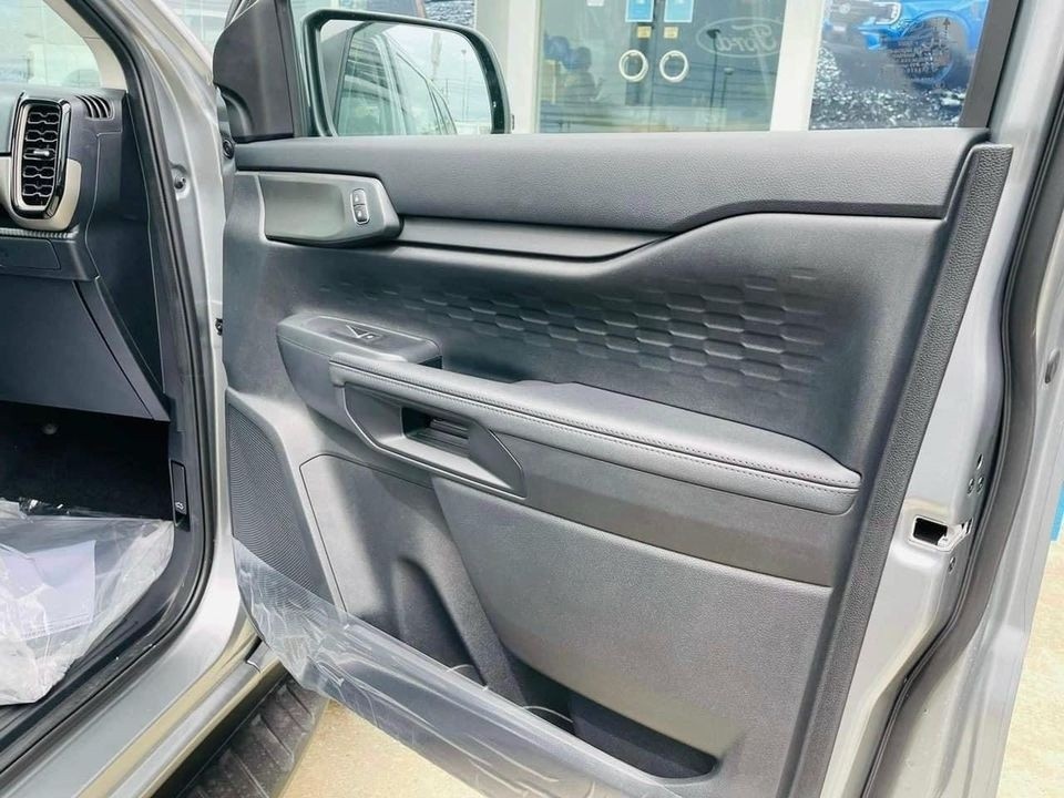 Ford Everest 2023 phiên bản giá rẻ Ambient có mặt tại đại lý Ford Everest 2023 phiên bản giá rẻ Ambient có mặt tại đại lý