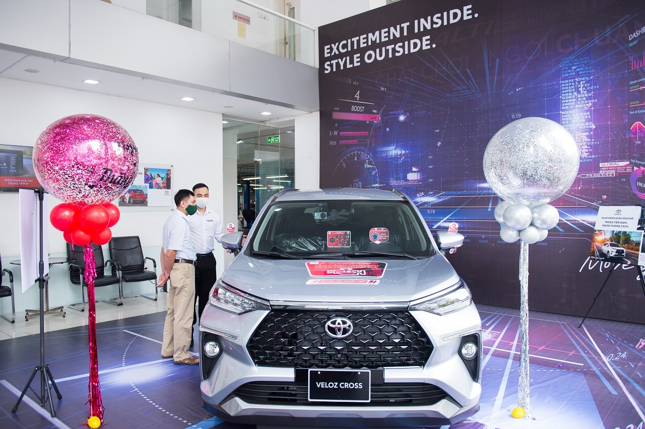 Toyota Veloz Cross lại chuẩn bị tăng giá Toyota Veloz Cross lại chuẩn bị tăng giá