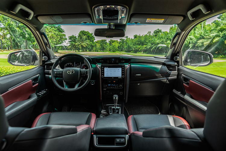 Toyota Fortuner 2023 nâng cấp từ 941 triệu đồng, sắp về Việt Nam?