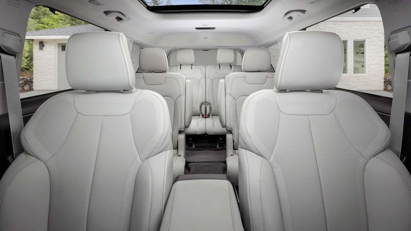 Jeep Grand Cherokee L 2022 sắp được bán tại Việt Nam với giá từ 6,18 tỷ đồng Jeep Grand Cherokee L 2022 sắp được bán tại Việt Nam với giá từ 6,18 tỷ đồng