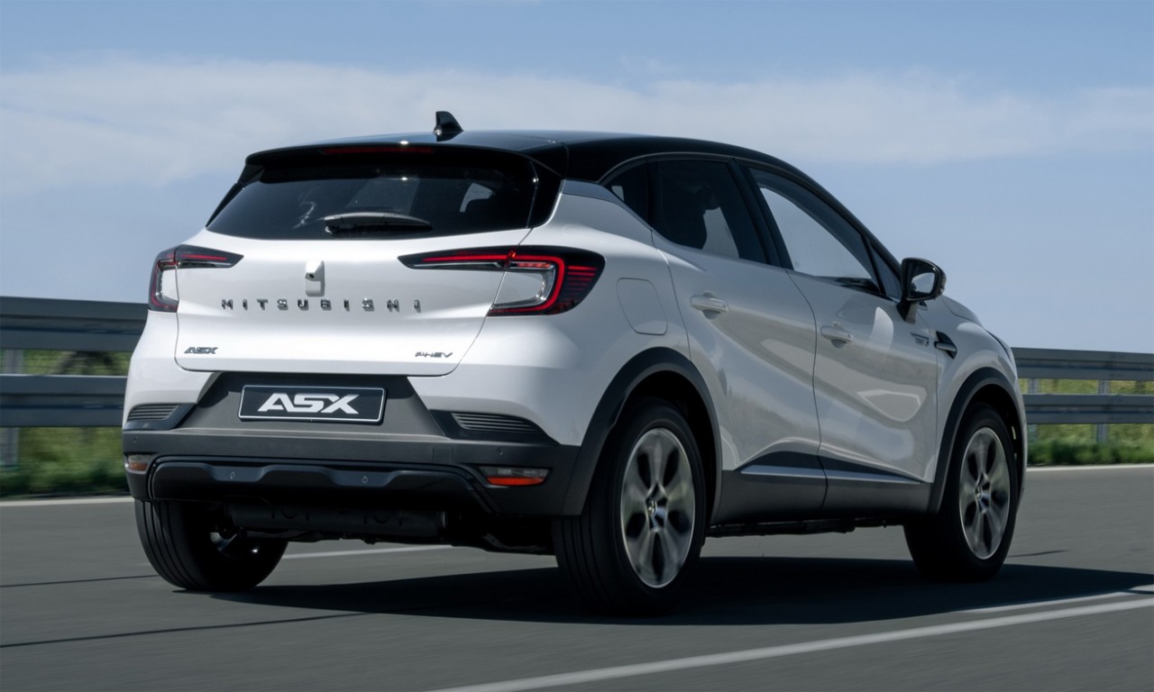 Mitsubishi Outlander Sport ra mắt, thiết kế tương tự Renault Captur Mitsubishi Outlander Sport ra mắt, thiết kế tương tự Renault Captur