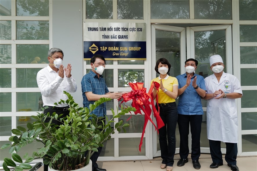 Top 10 thương hiệu xuất sắc Việt Nam vinh danh Sun Group Top 10 thương hiệu xuất sắc Việt Nam vinh danh Sun Group