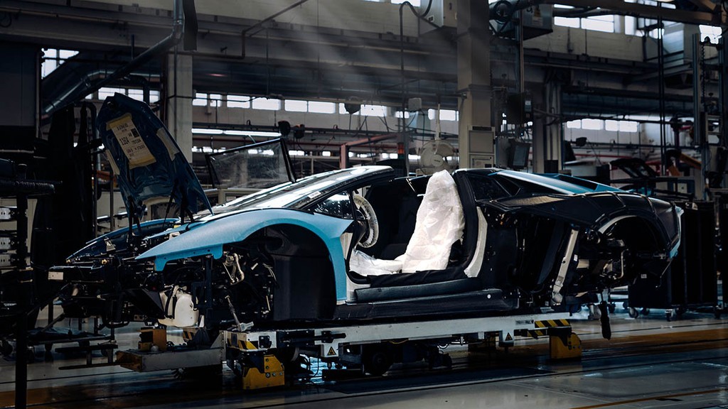 Lamborghini xuất xưởng chiếc Aventador cuối cùng
