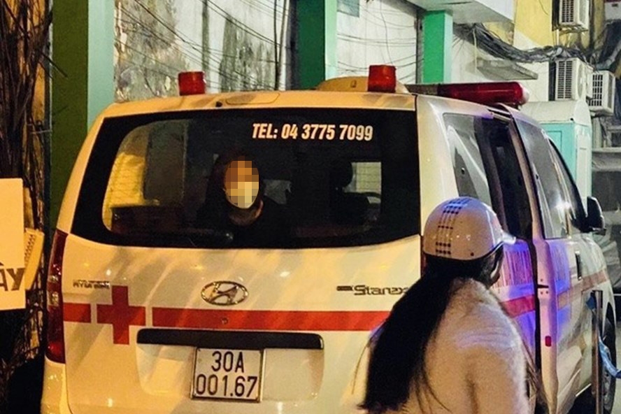 Cách ly người nghi nhiễm Covid cả đêm trên xe cấp cứu: Vô cảm!