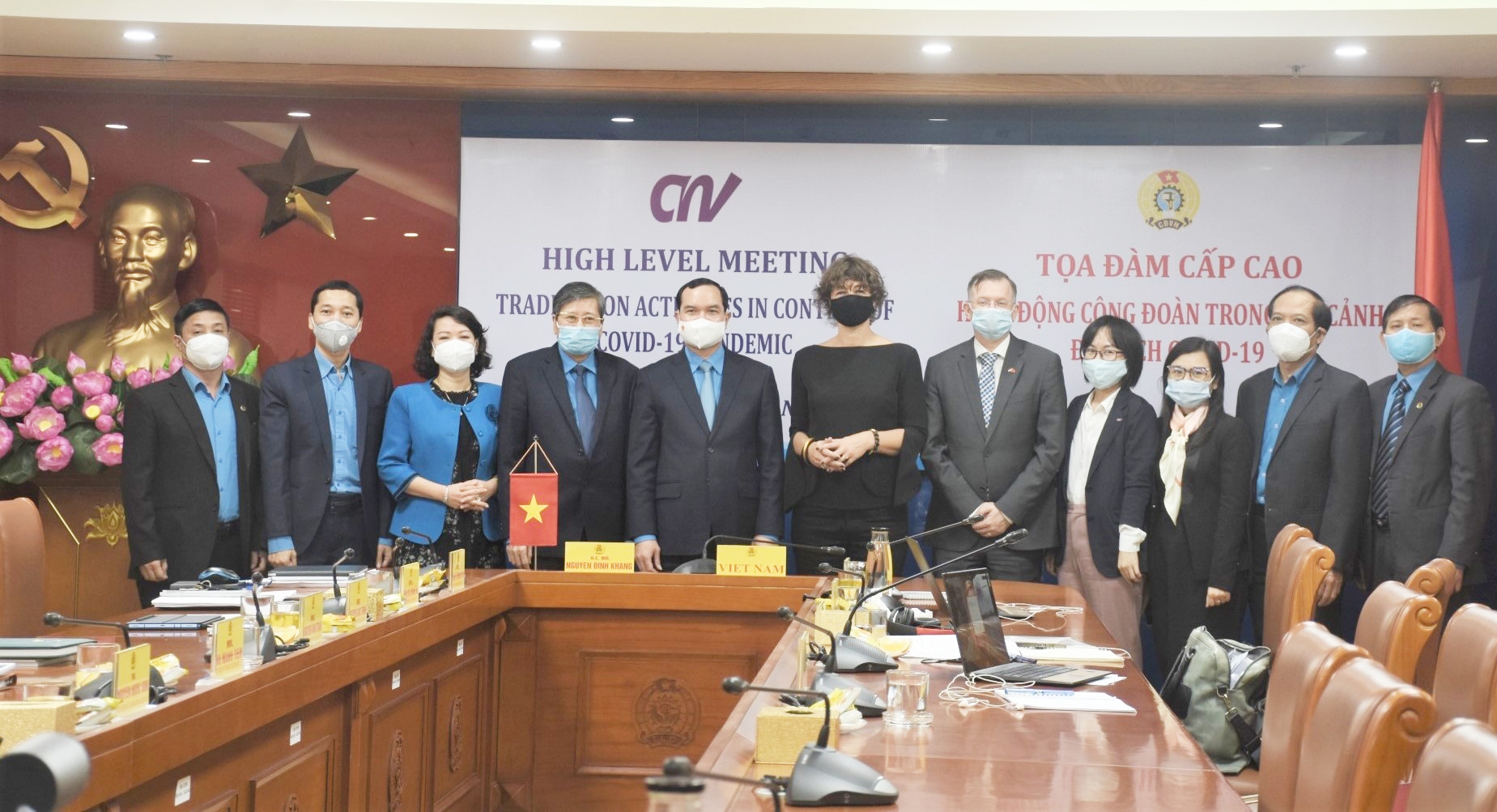 Tọa đàm cấp cao giữa Công đoàn Thiên chúa giáo Hà Lan và Tổng LĐLĐ Việt Nam Tọa đàm cấp cao giữa Công đoàn Thiên chúa giáo Hà Lan và Tổng LĐLĐ Việt Nam