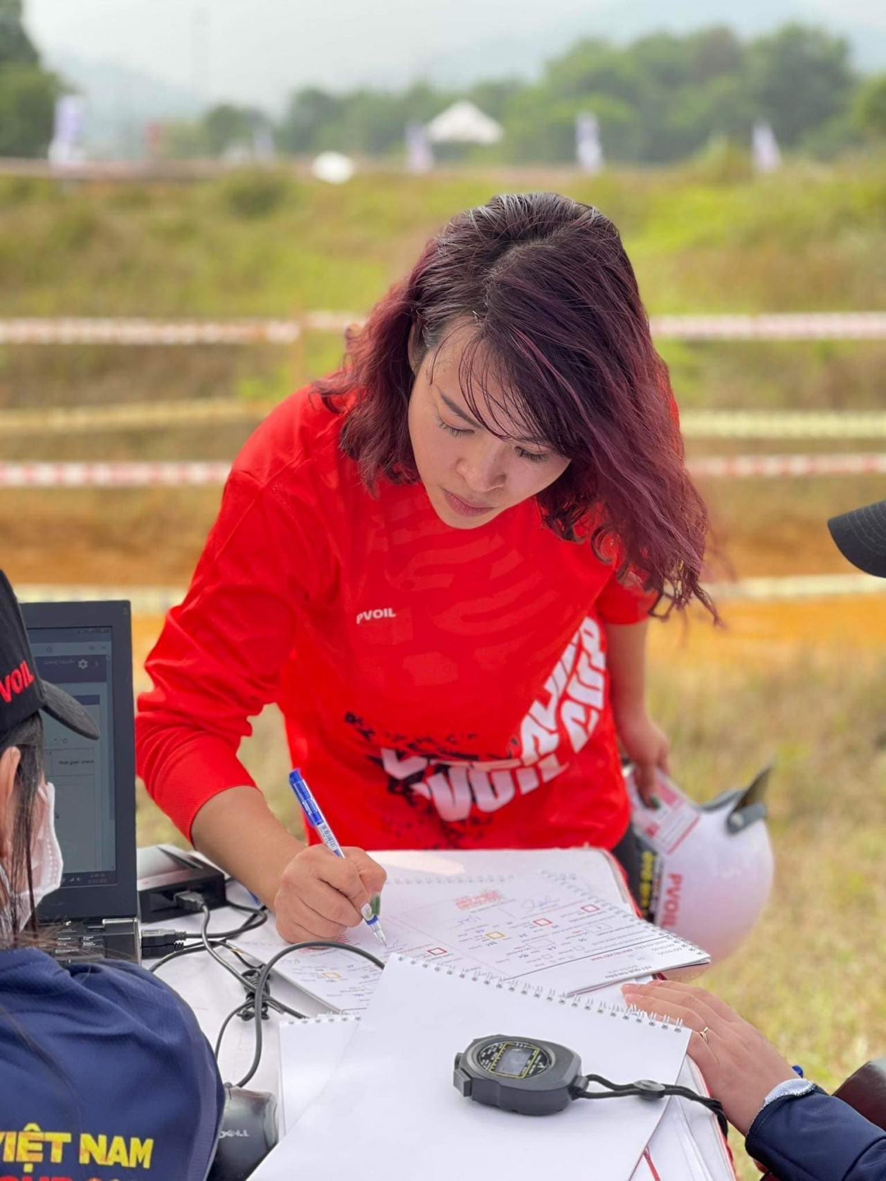 [PVOIL VOC 2021] Những bóng hồng xinh đẹp toả sáng trên đường đua Offroad