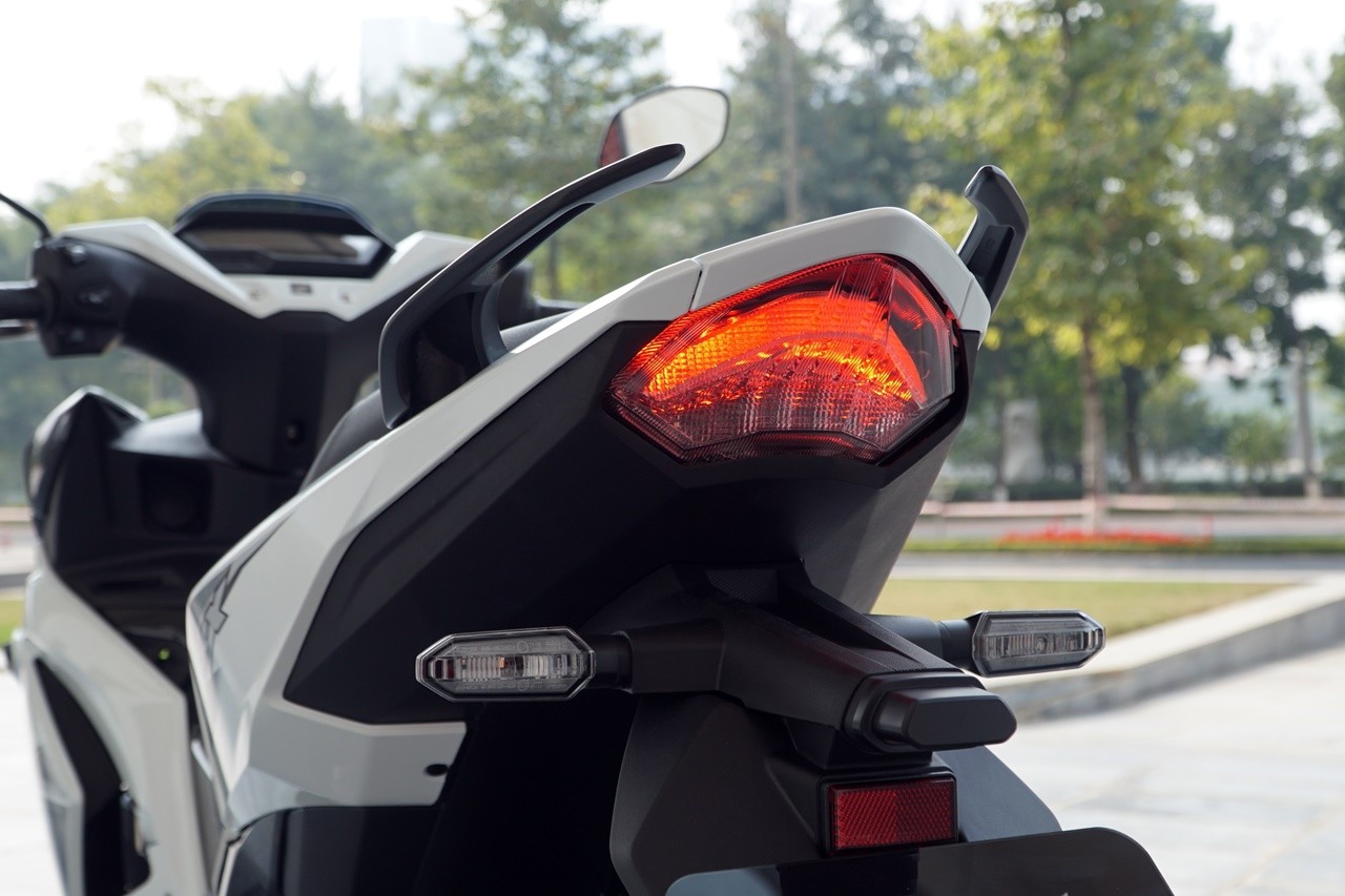Giá lăn bánh Honda Winner X mới tại Hà Nội từ 52,5 triệu đồng Giá lăn bánh Honda Winner X mới tại Hà Nội từ 52,5 triệu đồng