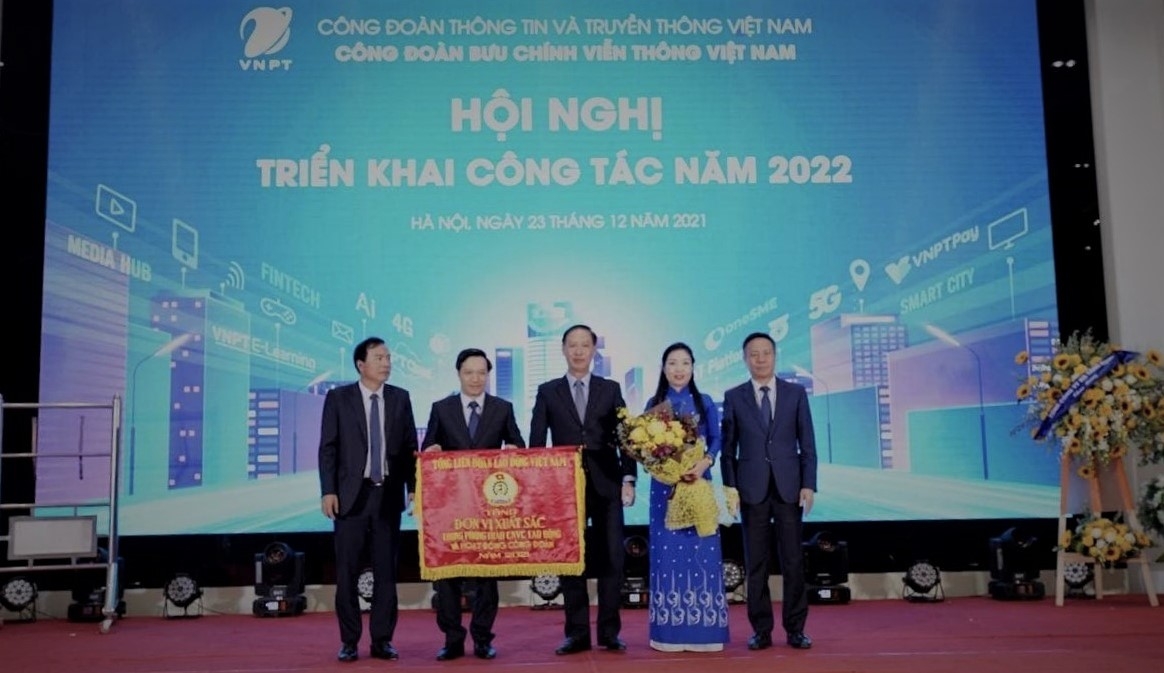 Đơn vị xuất sắc trong phong trào công nhân và hoạt động Công đoàn