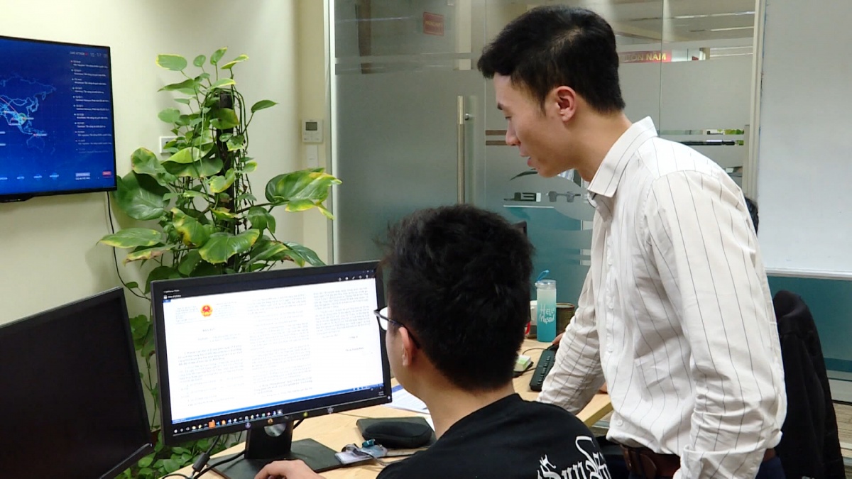 Từ 15/8, có 2 nhóm cán bộ, công chức được nhận thêm 5 triệu đồng/tháng