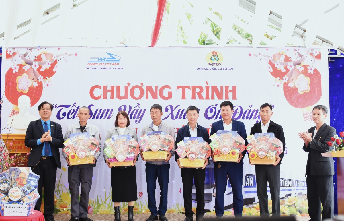 Giữ nhịp đường ray, đón Tết an vui